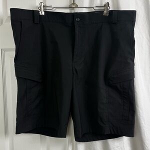 Tilley men’s black cargo shorts size 42